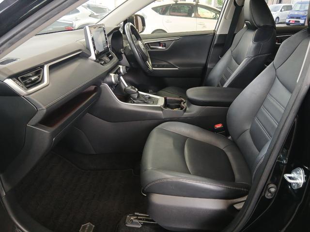 ＲＡＶ４ ハイブリッドＧ　４ＷＤ　ドライブレコーダー　ＥＴＣ　全周囲カメラ　クリアランスソナー　オートクルーズコントロール　レーンアシスト　パワーシート　衝突被害軽減システム　ナビ　ＴＶ　オートマチックハイビーム　オートライト（41枚目）