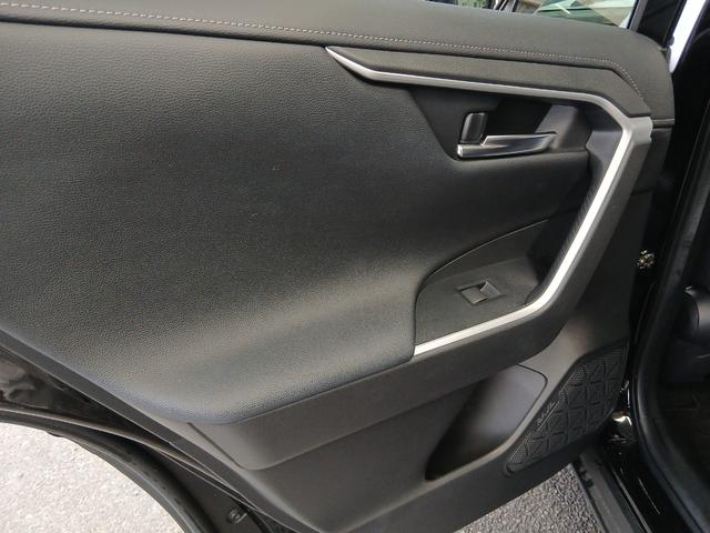 ＲＡＶ４ ハイブリッドＧ　４ＷＤ　ドライブレコーダー　ＥＴＣ　全周囲カメラ　クリアランスソナー　オートクルーズコントロール　レーンアシスト　パワーシート　衝突被害軽減システム　ナビ　ＴＶ　オートマチックハイビーム　オートライト（47枚目）