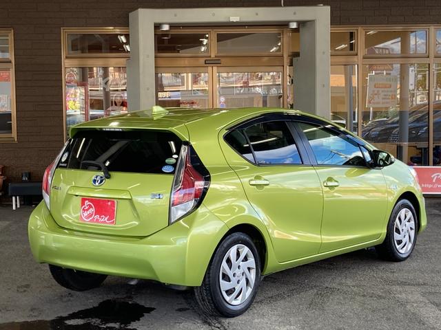 アクア S ETC バックカメラ ナビ TV オートライト スマートキー 電動格納ミラー CVT 衝突安全ボディ 記録簿 ABS ESC CD Bluetooth エアコン パワーステアリング パワーウィンドウ(16枚目)