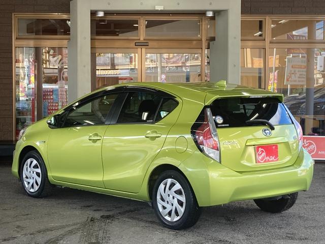 アクア S ETC バックカメラ ナビ TV オートライト スマートキー 電動格納ミラー CVT 衝突安全ボディ 記録簿 ABS ESC CD Bluetooth エアコン パワーステアリング パワーウィンドウ(18枚目)