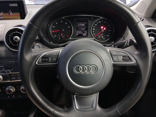 A1スポーツバック 1.0TFSIスポーツ コントラストルーフ ETC ナビ TV クリアランスソナー アルミホイール オートライト スマートキー AT 盗難防止システム 記録簿 ABS ESC CD エアコン パワーステアリング(2枚目)