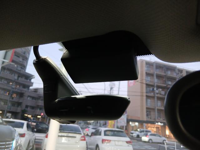 A1スポーツバック 1.0TFSIスポーツ コントラストルーフ ETC ナビ TV クリアランスソナー アルミホイール オートライト スマートキー AT 盗難防止システム 記録簿 ABS ESC CD エアコン パワーステアリング(7枚目)