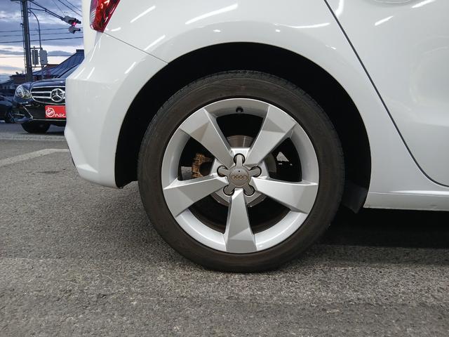 A1スポーツバック 1.0TFSIスポーツ コントラストルーフ ETC ナビ TV クリアランスソナー アルミホイール オートライト スマートキー AT 盗難防止システム 記録簿 ABS ESC CD エアコン パワーステアリング(20枚目)