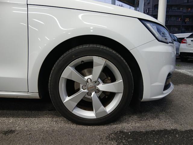 A1スポーツバック 1.0TFSIスポーツ コントラストルーフ ETC ナビ TV クリアランスソナー アルミホイール オートライト スマートキー AT 盗難防止システム 記録簿 ABS ESC CD エアコン パワーステアリング(21枚目)