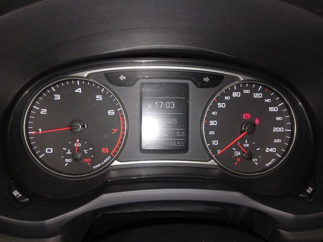 A1スポーツバック 1.0TFSIスポーツ コントラストルーフ ETC ナビ TV クリアランスソナー アルミホイール オートライト スマートキー AT 盗難防止システム 記録簿 ABS ESC CD エアコン パワーステアリング(25枚目)