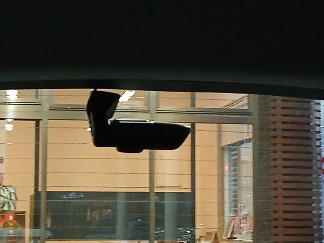 A1スポーツバック 1.0TFSIスポーツ コントラストルーフ ETC ナビ TV クリアランスソナー アルミホイール オートライト スマートキー AT 盗難防止システム 記録簿 ABS ESC CD エアコン パワーステアリング(27枚目)