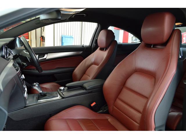 C250 ブルーエフィシェンシークーペ ターボ 赤本革シート スマートキー プッシュスタート 18インチアルミ 純正ナビTV バックカメラ 電動シート シートヒーター ディスチャージランプ クリアランスソナー アイドリングストップ(28枚目)