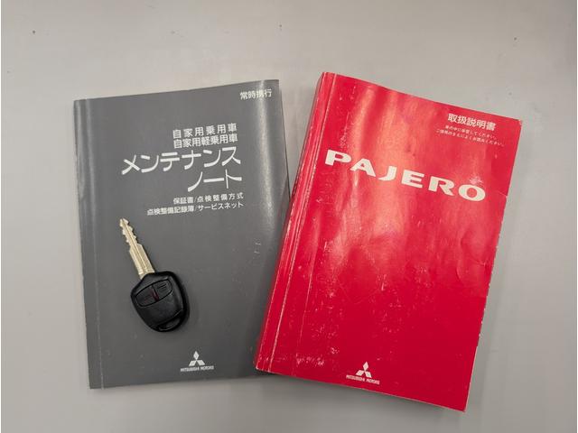パジェロ ロング　エクシード　４ＷＤ／１オーナー／同色ペイント／社外ナビ／ＥＴＣ／オートクルーズコントロール／オートライト／社外アルミ／ＨＩＤヘッドライト／キーレスエントリー／シートヒーター／７人乗り（25枚目）