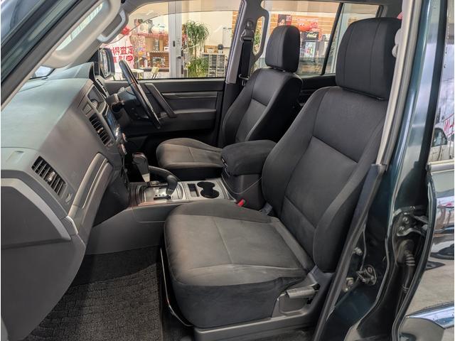 パジェロ ロング　エクシード　４ＷＤ／１オーナー／同色ペイント／社外ナビ／ＥＴＣ／オートクルーズコントロール／オートライト／社外アルミ／ＨＩＤヘッドライト／キーレスエントリー／シートヒーター／７人乗り（27枚目）