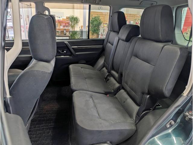 パジェロ ロング　エクシード　４ＷＤ／１オーナー／同色ペイント／社外ナビ／ＥＴＣ／オートクルーズコントロール／オートライト／社外アルミ／ＨＩＤヘッドライト／キーレスエントリー／シートヒーター／７人乗り（29枚目）