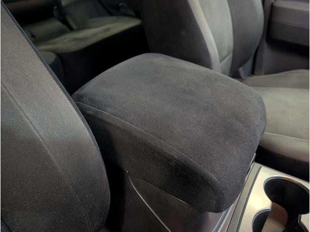 パジェロ ロング　エクシード　４ＷＤ／１オーナー／同色ペイント／社外ナビ／ＥＴＣ／オートクルーズコントロール／オートライト／社外アルミ／ＨＩＤヘッドライト／キーレスエントリー／シートヒーター／７人乗り（35枚目）