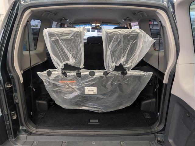 パジェロ ロング　エクシード　４ＷＤ／１オーナー／同色ペイント／社外ナビ／ＥＴＣ／オートクルーズコントロール／オートライト／社外アルミ／ＨＩＤヘッドライト／キーレスエントリー／シートヒーター／７人乗り（38枚目）