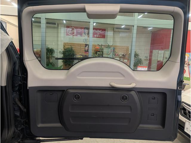 パジェロ ロング　エクシード　４ＷＤ／１オーナー／同色ペイント／社外ナビ／ＥＴＣ／オートクルーズコントロール／オートライト／社外アルミ／ＨＩＤヘッドライト／キーレスエントリー／シートヒーター／７人乗り（42枚目）