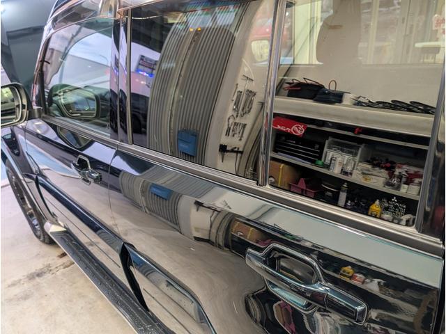 パジェロ ロング　エクシード　４ＷＤ／１オーナー／同色ペイント／社外ナビ／ＥＴＣ／オートクルーズコントロール／オートライト／社外アルミ／ＨＩＤヘッドライト／キーレスエントリー／シートヒーター／７人乗り（48枚目）