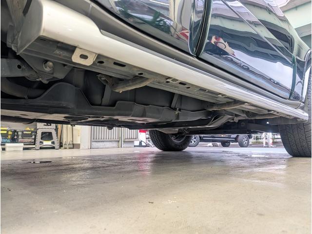 パジェロ ロング　エクシード　４ＷＤ／１オーナー／同色ペイント／社外ナビ／ＥＴＣ／オートクルーズコントロール／オートライト／社外アルミ／ＨＩＤヘッドライト／キーレスエントリー／シートヒーター／７人乗り（52枚目）