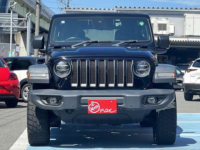 ジープ・ラングラーアンリミテッド ルビコン　スカイワンタッチパワートップ　ワンオーナー　４ＷＤ　オートクルーズコントロール　衝突被害軽減システム　ＬＥＤヘッドランプ　アルミホイール　スマートキー　ＡＴ　盗難防止システム　Ｂｌｕｅｔｏｏｔｈ　ＡＢＳ　ＥＳＣ（5枚目）