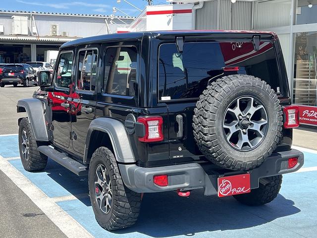 ジープ・ラングラーアンリミテッド ルビコン　スカイワンタッチパワートップ　ワンオーナー　４ＷＤ　オートクルーズコントロール　衝突被害軽減システム　ＬＥＤヘッドランプ　アルミホイール　スマートキー　ＡＴ　盗難防止システム　Ｂｌｕｅｔｏｏｔｈ　ＡＢＳ　ＥＳＣ（7枚目）