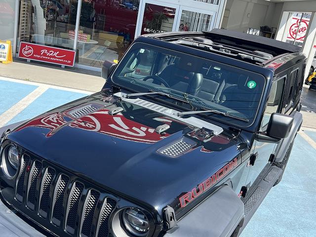 ジープ・ラングラーアンリミテッド ルビコン　スカイワンタッチパワートップ　ワンオーナー　４ＷＤ　オートクルーズコントロール　衝突被害軽減システム　ＬＥＤヘッドランプ　アルミホイール　スマートキー　ＡＴ　盗難防止システム　Ｂｌｕｅｔｏｏｔｈ　ＡＢＳ　ＥＳＣ（11枚目）