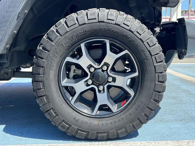 ジープ・ラングラーアンリミテッド ルビコン　スカイワンタッチパワートップ　ワンオーナー　４ＷＤ　オートクルーズコントロール　衝突被害軽減システム　ＬＥＤヘッドランプ　アルミホイール　スマートキー　ＡＴ　盗難防止システム　Ｂｌｕｅｔｏｏｔｈ　ＡＢＳ　ＥＳＣ（16枚目）