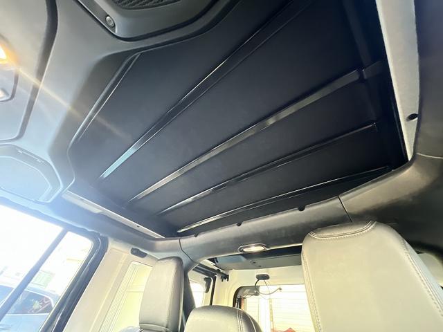 ジープ・ラングラーアンリミテッド ルビコン　スカイワンタッチパワートップ　ワンオーナー　４ＷＤ　オートクルーズコントロール　衝突被害軽減システム　ＬＥＤヘッドランプ　アルミホイール　スマートキー　ＡＴ　盗難防止システム　Ｂｌｕｅｔｏｏｔｈ　ＡＢＳ　ＥＳＣ（46枚目）