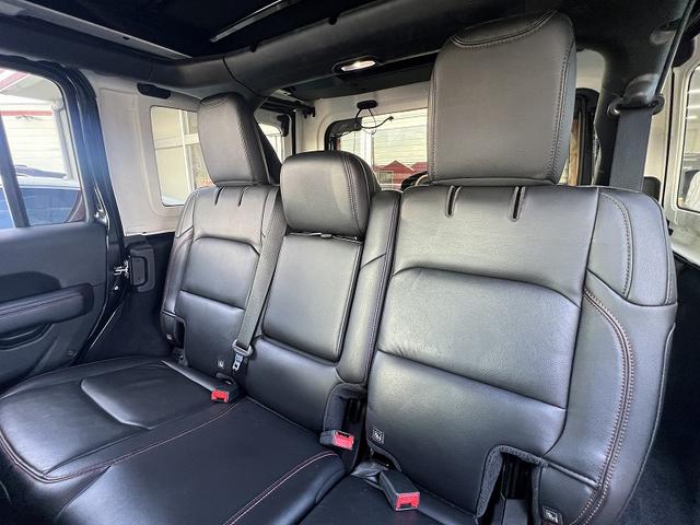 ジープ・ラングラーアンリミテッド ルビコン　スカイワンタッチパワートップ　ワンオーナー　４ＷＤ　オートクルーズコントロール　衝突被害軽減システム　ＬＥＤヘッドランプ　アルミホイール　スマートキー　ＡＴ　盗難防止システム　Ｂｌｕｅｔｏｏｔｈ　ＡＢＳ　ＥＳＣ（48枚目）