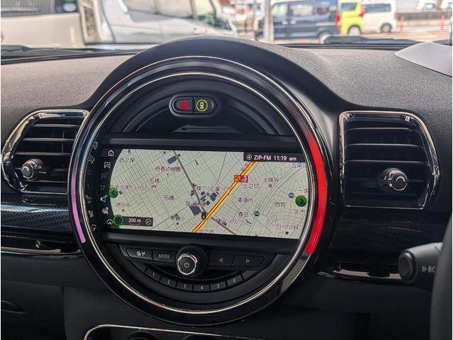 ＭＩＮＩ クーパーＤ　クラブマン　サンルーフ／ペッパーＰＫＧ／デジタルＰＫＧ／ＬＥＤヘッドライト／Ｆ・Ｒパークディスタンス／ＡＣＣ／ヘッドアップディスプレイ／純正ナビ／バックモニター／ユニオンジャックテール／ＥＴＣ／１オーナー／禁煙車（4枚目）