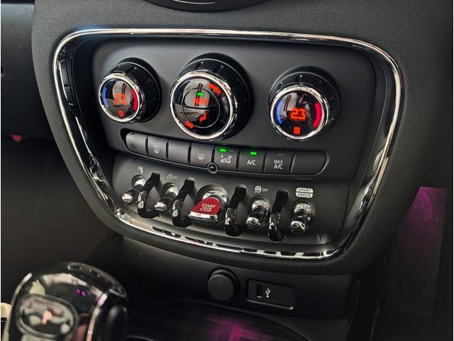 ＭＩＮＩ クーパーＤ　クラブマン　サンルーフ／ペッパーＰＫＧ／デジタルＰＫＧ／ＬＥＤヘッドライト／Ｆ・Ｒパークディスタンス／ＡＣＣ／ヘッドアップディスプレイ／純正ナビ／バックモニター／ユニオンジャックテール／ＥＴＣ／１オーナー／禁煙車（6枚目）