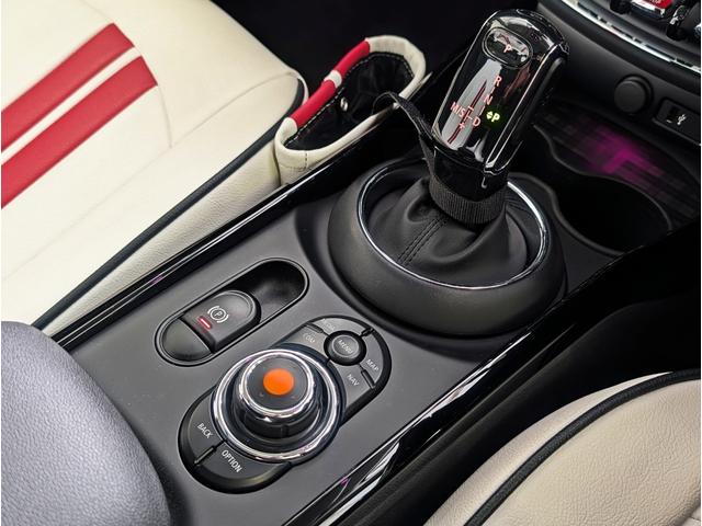 ＭＩＮＩ クーパーＤ　クラブマン　サンルーフ／ペッパーＰＫＧ／デジタルＰＫＧ／ＬＥＤヘッドライト／Ｆ・Ｒパークディスタンス／ＡＣＣ／ヘッドアップディスプレイ／純正ナビ／バックモニター／ユニオンジャックテール／ＥＴＣ／１オーナー／禁煙車（9枚目）