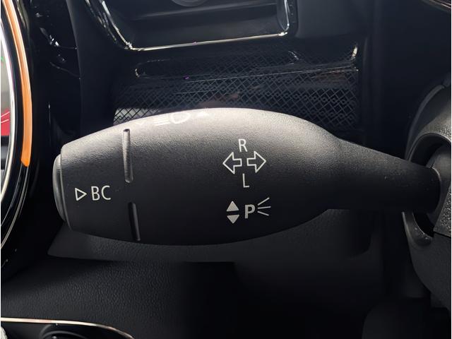 ＭＩＮＩ クーパーＤ　クラブマン　サンルーフ／ペッパーＰＫＧ／デジタルＰＫＧ／ＬＥＤヘッドライト／Ｆ・Ｒパークディスタンス／ＡＣＣ／ヘッドアップディスプレイ／純正ナビ／バックモニター／ユニオンジャックテール／ＥＴＣ／１オーナー／禁煙車（13枚目）