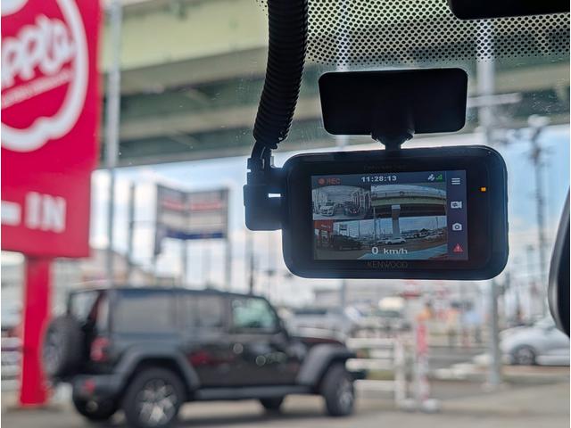 ＭＩＮＩ クーパーＤ　クラブマン　サンルーフ／ペッパーＰＫＧ／デジタルＰＫＧ／ＬＥＤヘッドライト／Ｆ・Ｒパークディスタンス／ＡＣＣ／ヘッドアップディスプレイ／純正ナビ／バックモニター／ユニオンジャックテール／ＥＴＣ／１オーナー／禁煙車（19枚目）