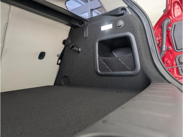 ＭＩＮＩ クーパーＤ　クラブマン　サンルーフ／ペッパーＰＫＧ／デジタルＰＫＧ／ＬＥＤヘッドライト／Ｆ・Ｒパークディスタンス／ＡＣＣ／ヘッドアップディスプレイ／純正ナビ／バックモニター／ユニオンジャックテール／ＥＴＣ／１オーナー／禁煙車（44枚目）