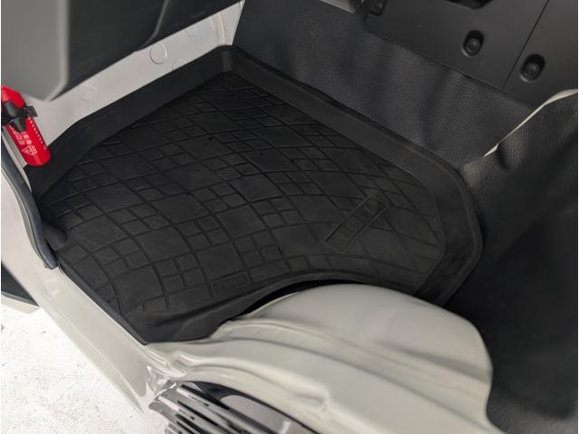 ハイゼットトラック ジャンボエクストラ　４ＷＤ／ＣＶＴ／純正９型ディスプレイオーディオ／レザー調シートカバー／ナビ連動ドラレコ／Ｂｌｕｅｔｏｏｔｈ／バックカメラ／スマートアシスト／コーナーセンサ／ＬＥＤヘッド・フォグ／禁煙／ＵＳＢ／ＨＤＭＩ（37枚目）