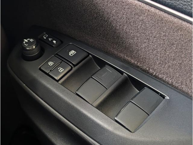 ヤリスクロス ハイブリッドＺ　純正ナビ／全方位モニター／追従レーダークルーズ／ブラインドスポットモニター／運転席パワーシート／前席シートヒーター／ハンドルヒーター／ハーフレザーシート／ＬＥＤヘッドライト／ＥＴＣ／１オーナー／禁煙車（9枚目）