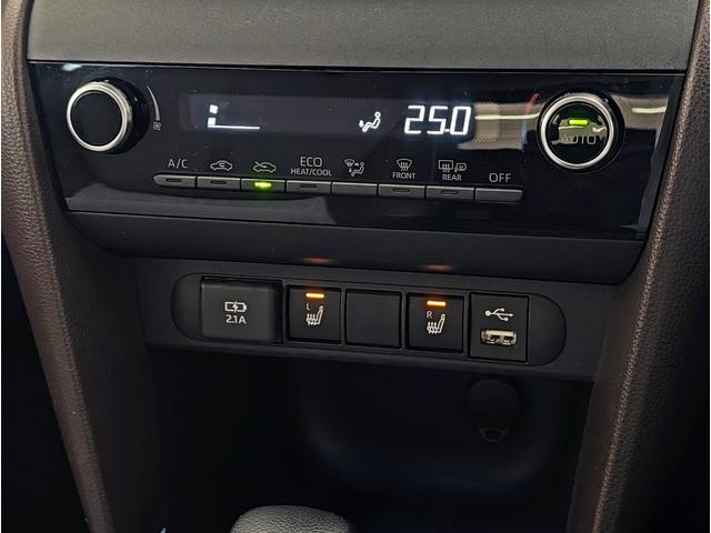 ヤリスクロス ハイブリッドＺ　純正ナビ／全方位モニター／追従レーダークルーズ／ブラインドスポットモニター／運転席パワーシート／前席シートヒーター／ハンドルヒーター／ハーフレザーシート／ＬＥＤヘッドライト／ＥＴＣ／１オーナー／禁煙車（10枚目）