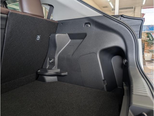 ヤリスクロス ハイブリッドＺ　純正ナビ／全方位モニター／追従レーダークルーズ／ブラインドスポットモニター／運転席パワーシート／前席シートヒーター／ハンドルヒーター／ハーフレザーシート／ＬＥＤヘッドライト／ＥＴＣ／１オーナー／禁煙車（42枚目）