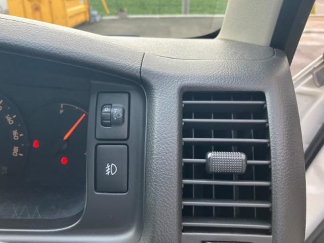 ハイエースバン 4WD 1トン 中温冷凍バン(40枚目)