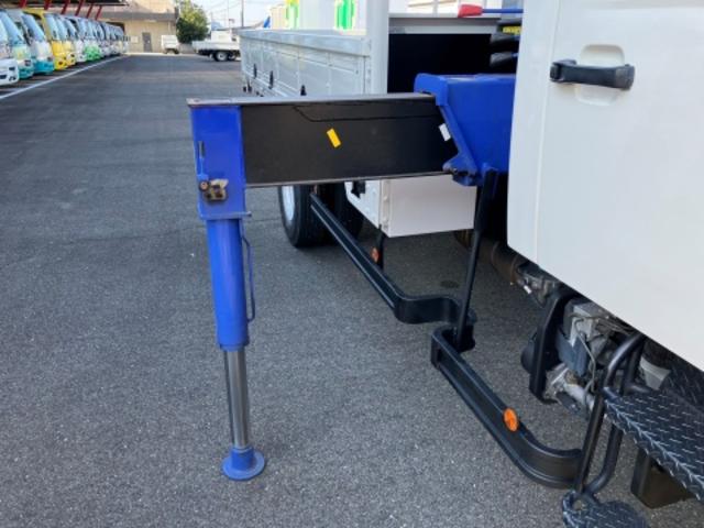 ヒノレンジャー 　Ｗキャブ　２．３トン　４段クレーン（12枚目）