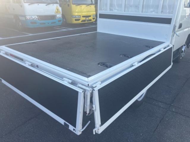 デュトロ Wキャブ 2トン(10枚目)