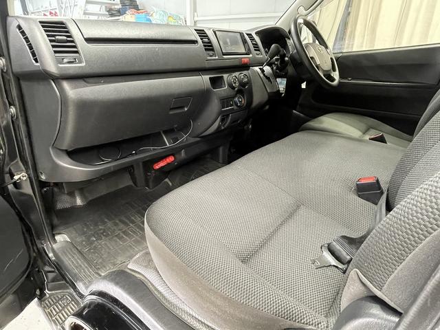 ハイエースバン (13枚目)