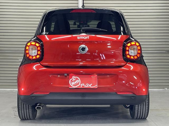 スマートフォーフォー ターボ　ドライブレコーダー　バックカメラ　ナビ　クリアランスソナー　オートクルーズコントロール　衝突被害軽減システム　アルミホイール　革シート　アイドリングストップ　ＡＴ　盗難防止システム　ＡＢＳ　エアコン（7枚目）