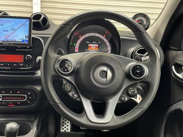 スマートフォーフォー ターボ　ドライブレコーダー　バックカメラ　ナビ　クリアランスソナー　オートクルーズコントロール　衝突被害軽減システム　アルミホイール　革シート　アイドリングストップ　ＡＴ　盗難防止システム　ＡＢＳ　エアコン（18枚目）