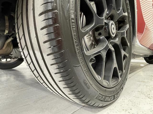 スマートフォーフォー ターボ　ドライブレコーダー　バックカメラ　ナビ　クリアランスソナー　オートクルーズコントロール　衝突被害軽減システム　アルミホイール　革シート　アイドリングストップ　ＡＴ　盗難防止システム　ＡＢＳ　エアコン（31枚目）