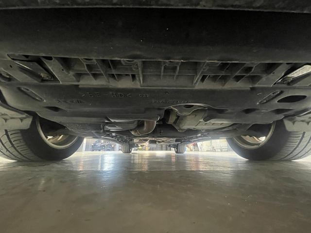 アルファード ２４０Ｓ　ドライブレコーダー　ＥＴＣ　バックカメラ　ＴＶ　クリアランスソナー　両側電動スライドドア　ＨＩＤ　スマートキー　後席モニター　３列シート　ＣＶＴ　アルミホイール　ミュージックプレイヤー接続可（40枚目）