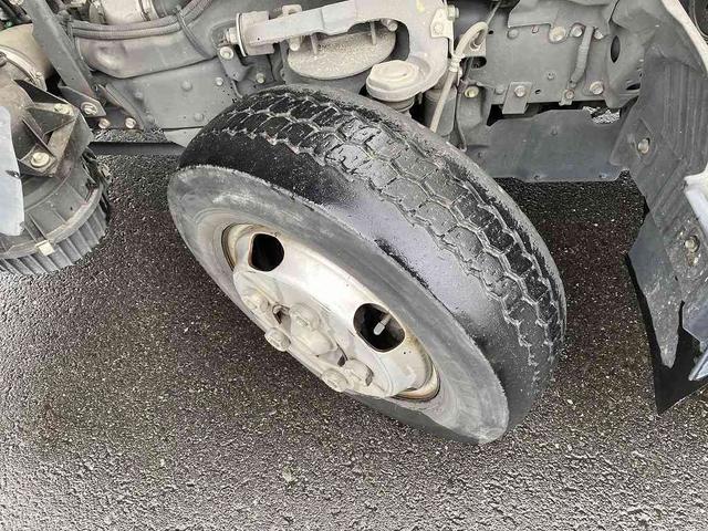 エルフトラック 　フルハーフ製Ｅカーゴ・標準幅ロングボデー・５速ＭＴ（18枚目）