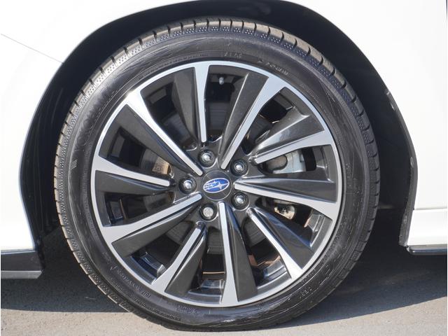 【純正アルミホイール】純正ならではの足回りからボディカラーを際立たせます。