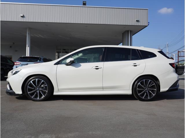 ＳＵＢＡＲＵのメカニックは様々な研修などを通じて腕を磨き、専用機器を用いながら高度な点検・整備を行います。ＳＵＢＡＲＵ車のアフターケアは、専門スタッフにお任せください。