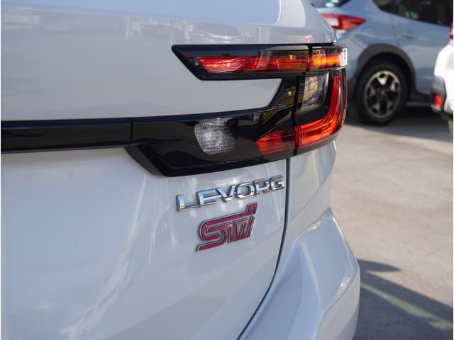 【ＳＵＢＡＲＵふれあいフォローシステム】定期的なアフターフォローシステムです。まず納車１ヶ月目に無料で点検・整備を行ない、その後６ヶ月ごとのセーフティチェック、１２ヶ月法定点検を事前にご案内いたします