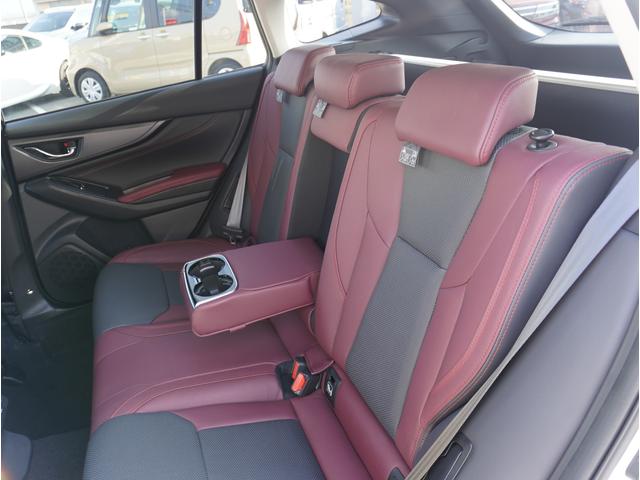 【快適な室内空間】ドライバーはもちろん、後席乗員も快適に過ごせるように。開放的で使い勝手のよい空間づくりにこだわっています。