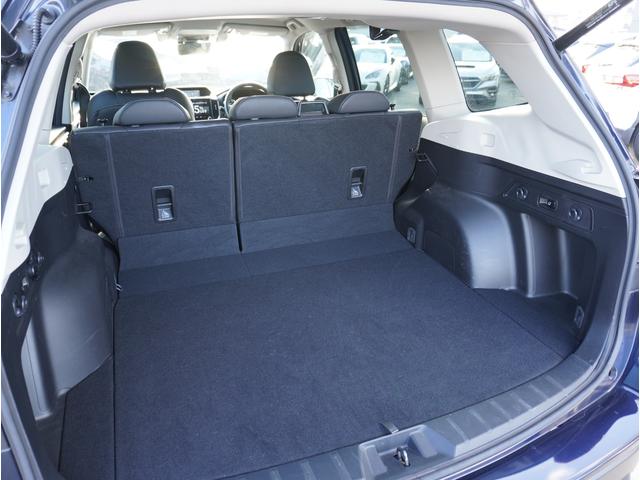 【カーゴルーム】大きな荷物の積み降ろしもスムーズにできる広い開口部と十分な容量。使い勝手を高める便利な機能も備えているので、目的に合わせていろいろな使い方ができます。