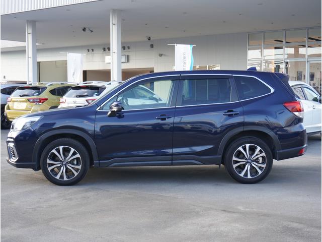 【ＳＵＢＡＲＵふれあいフォローシステム】定期的なアフターフォローシステムです。まず納車１ヶ月目に無料で点検・整備を行ない、その後６ヶ月ごとのセーフティチェック、１２ヶ月法定点検を事前にご案内いたします